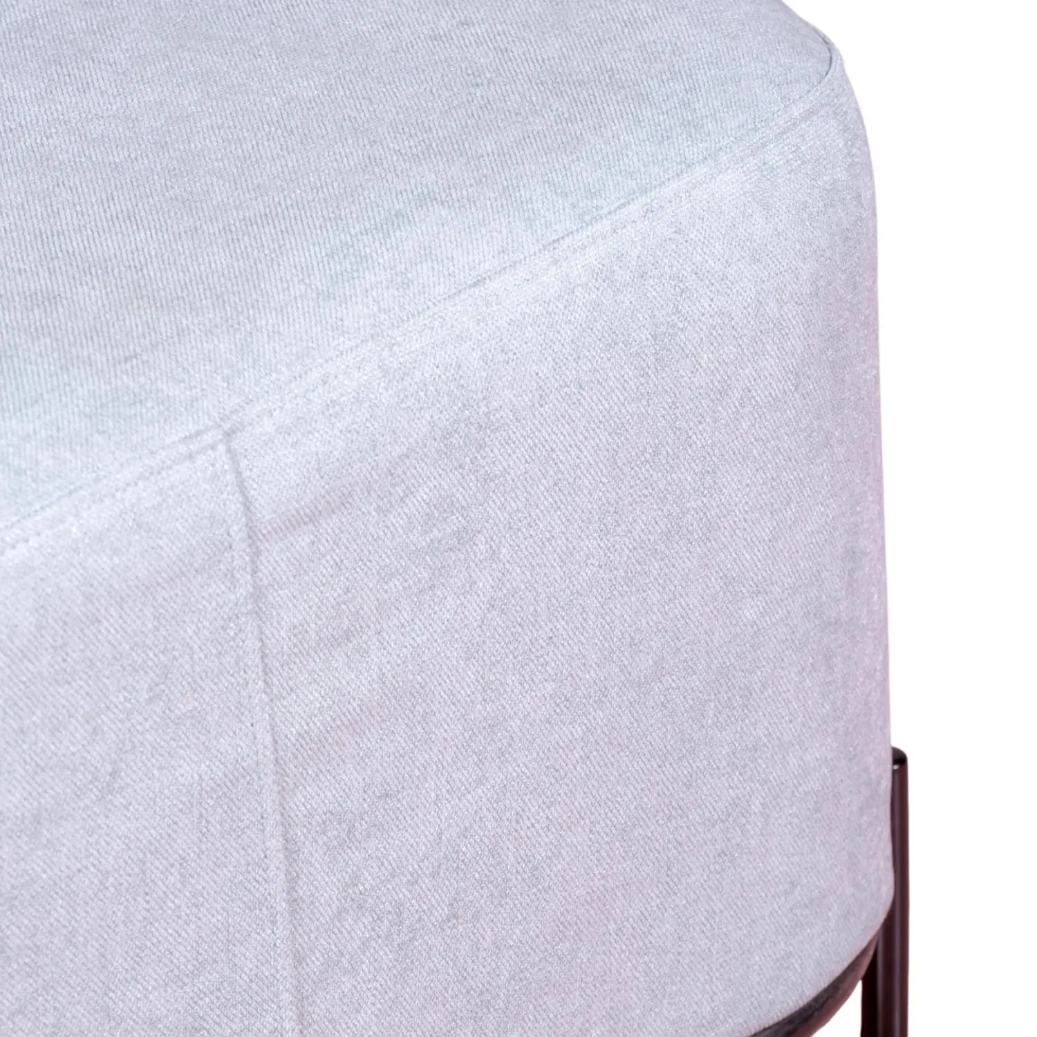 Reposapiés sofá Clair Loveseat de diseño minimalista