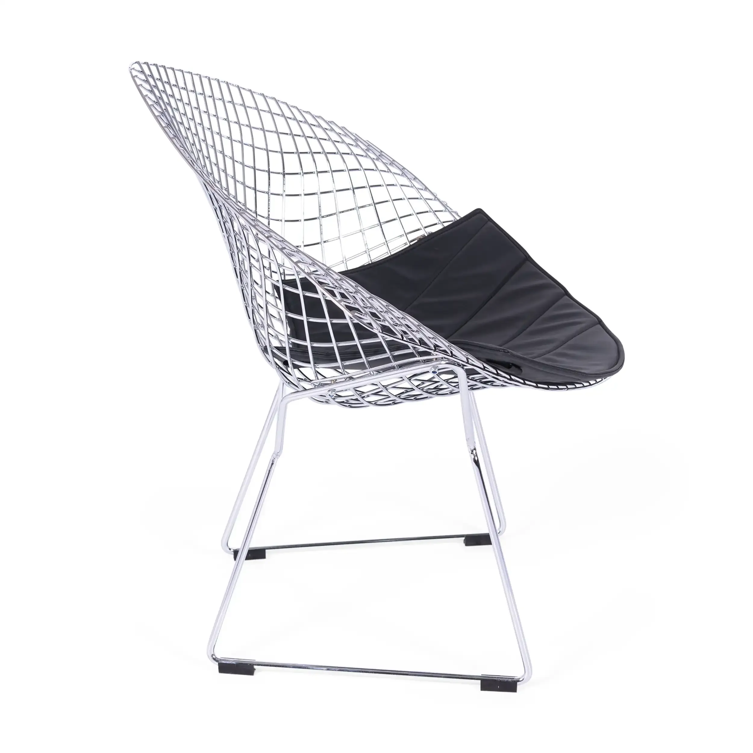 Réplica da cadeira Diamond em aço cromado e almofada em pele - Coleção Bertoia