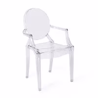 Replica della sedia Louis Ghost di Phillipe Starck