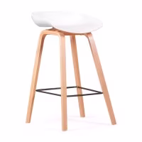 Hazte con el Taburete Nórdico en Madera de Haya - Mueble Design