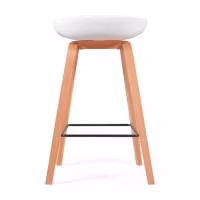 Hazte con el Taburete Nórdico en Madera de Haya - Mueble Design