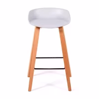 Hazte con el Taburete Nórdico en Madera de Haya - Mueble Design