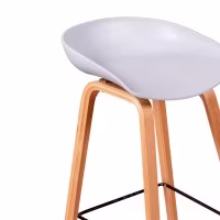 Hazte con el Taburete Nórdico en Madera de Haya - Mueble Design