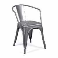 Réplica do design da cadeira Tolix com apoios para os braços