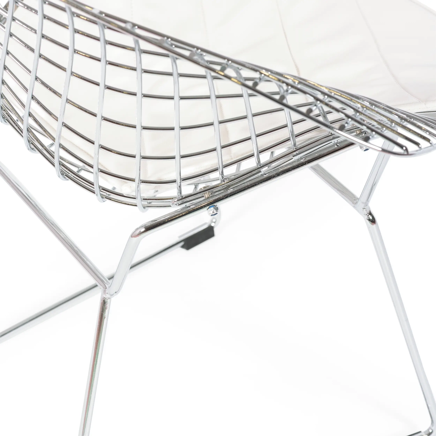 Réplique de la chaise Diamond en acier chromé et coussin en simili-cuir - Collection Bertoia