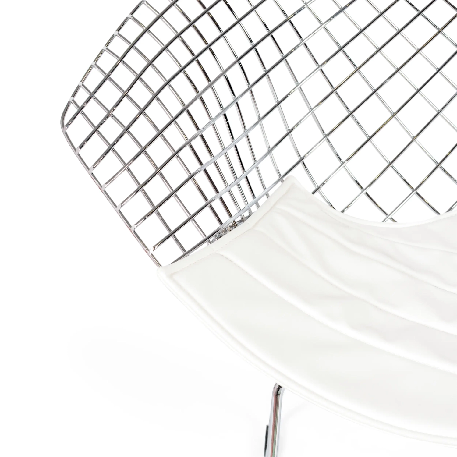 Replika krzesła Diamond z chromowanej stali i skórzaną poduszką - kolekcja Bertoia