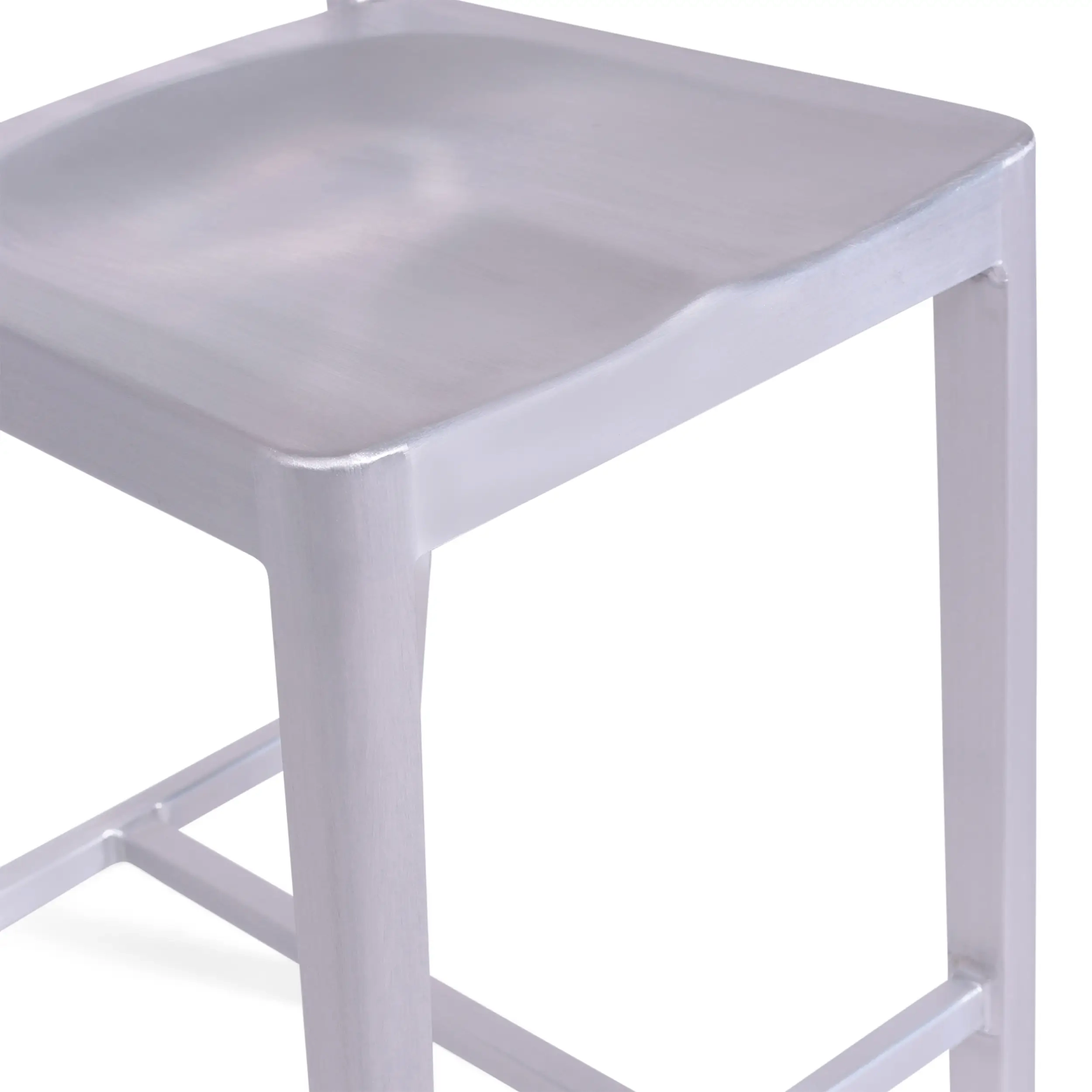 Tamborete Navi Army 66 cm em alumínio | Design industrial elegante