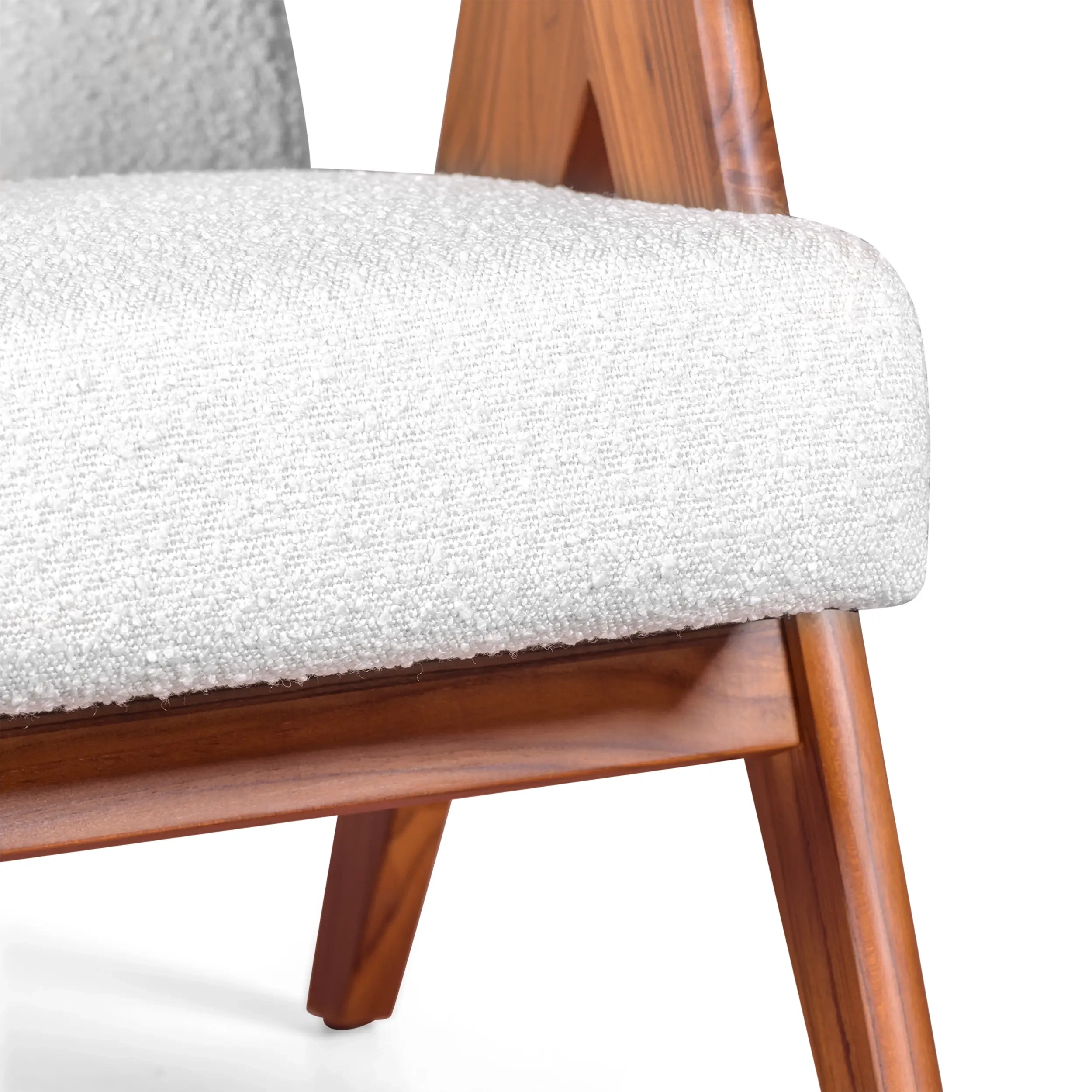 Confort lounge armchair Compass in wood and boucle - Mueble Design