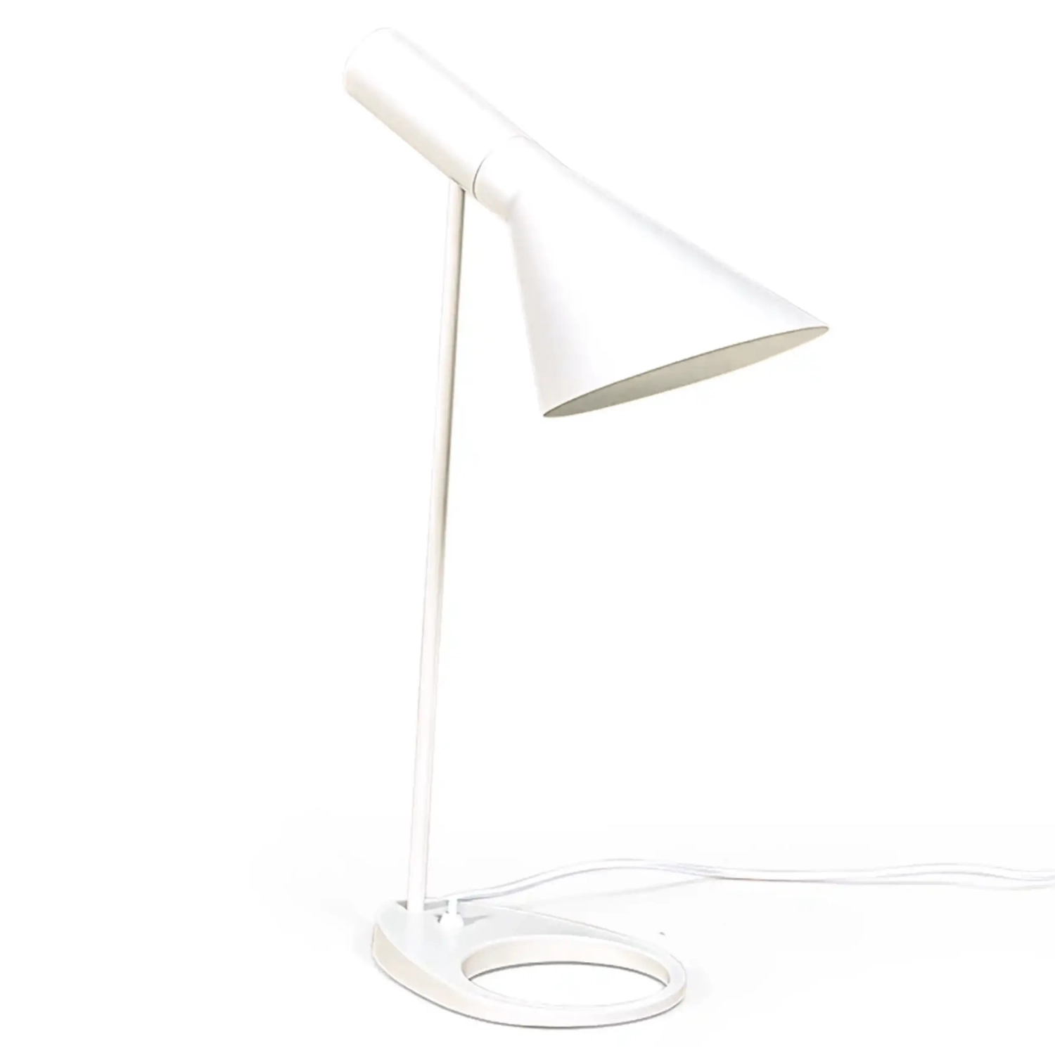 Jhon pöytävalaisin | Arne Jacobsenin inspiroima muotoilu teräksestä