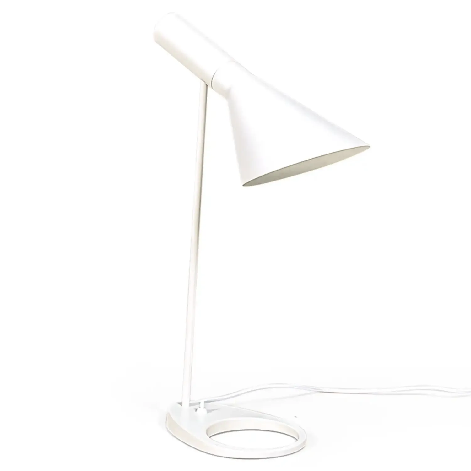 Lámpara de sobremesa Jhon | Diseño inspirado en Arne Jacobsen en acero