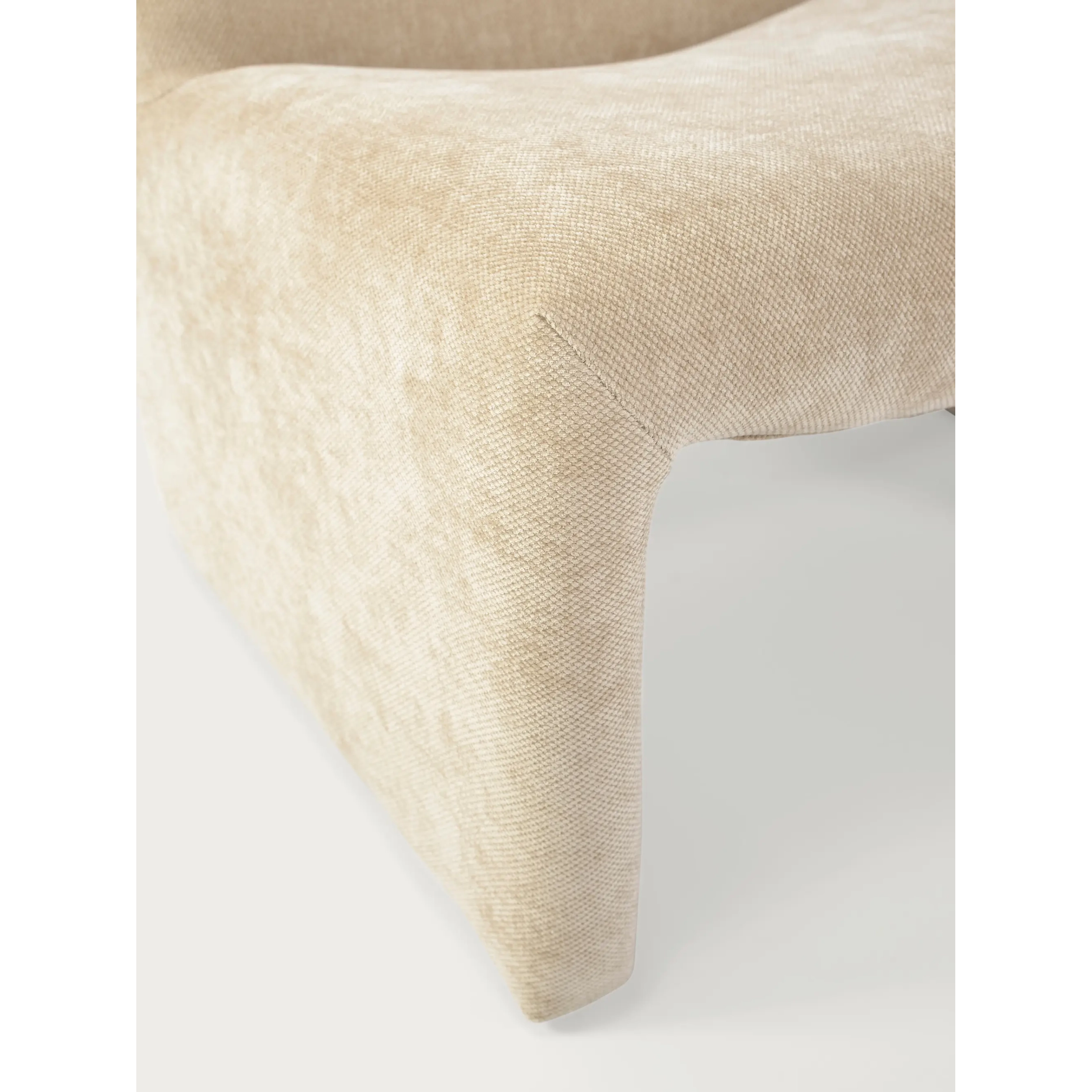 Sillón de diseño tapizado Basel, estilo minimalista y cómodo