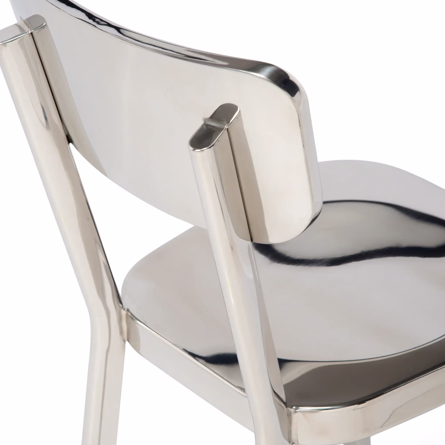 Cadeira Delawere em aço inoxidável: design industrial elegante