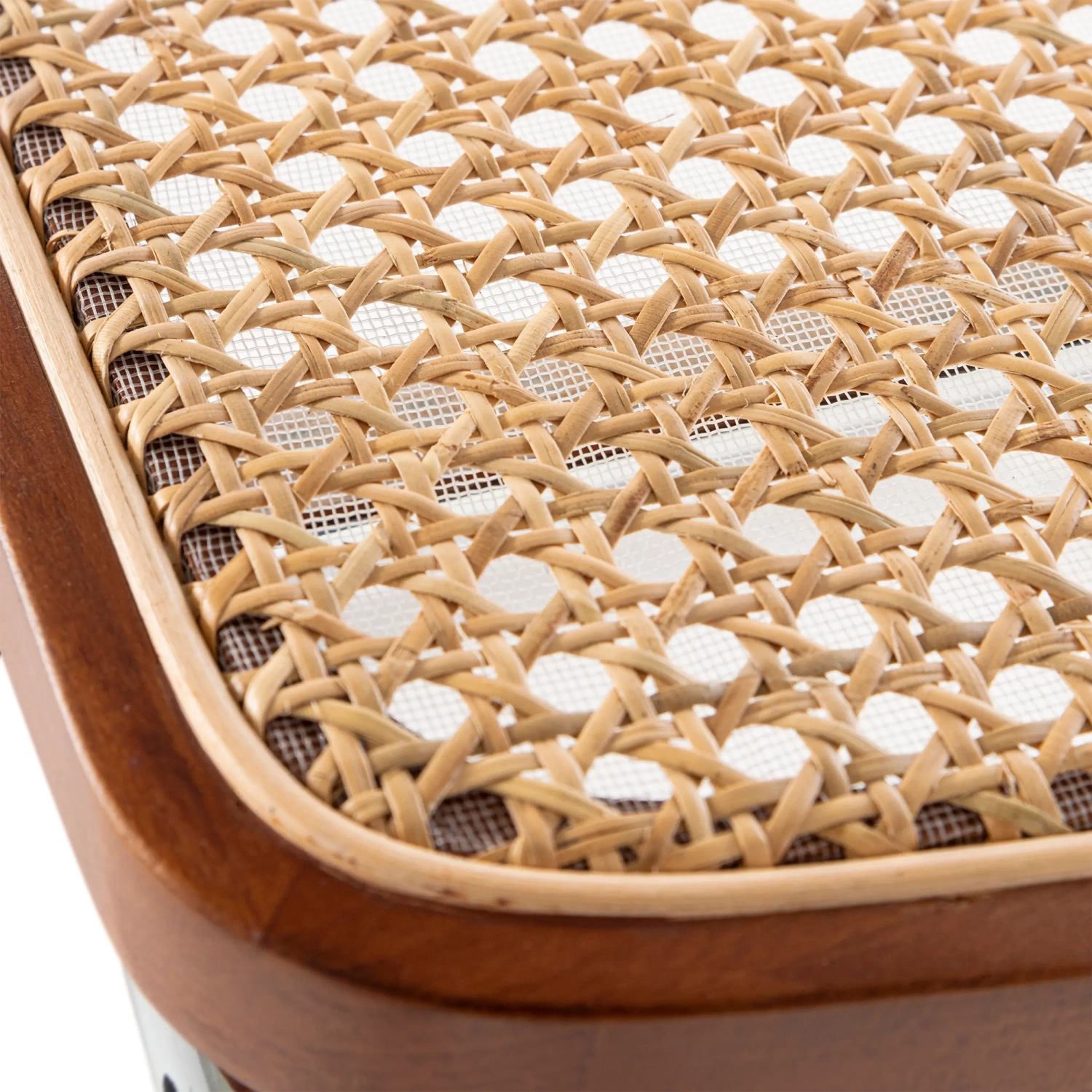 Cadeira Lucio em rattan natural com base em balancim