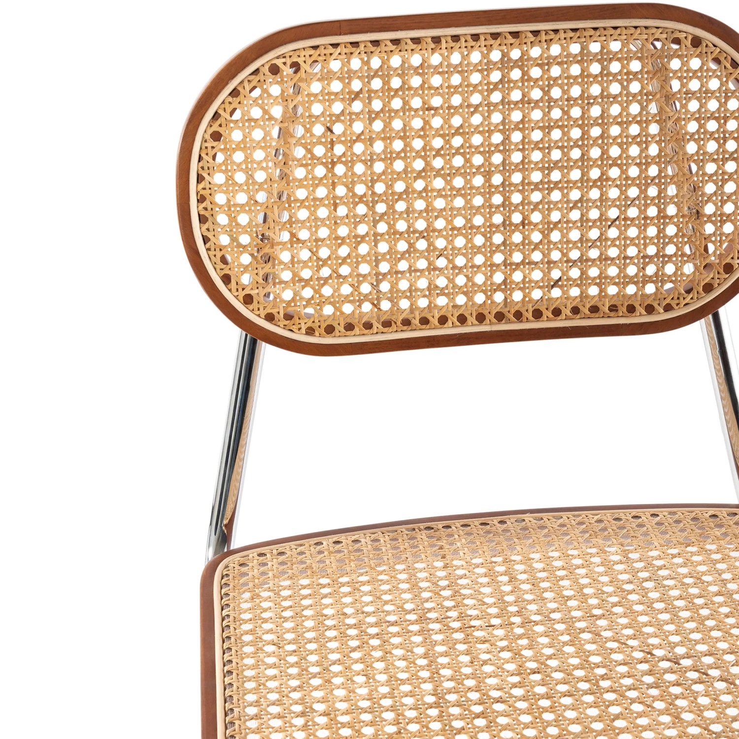 Cadeira Lucio em rattan natural com base em balancim