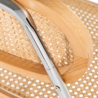 Silla Lucio de ratán natural con base cantilever