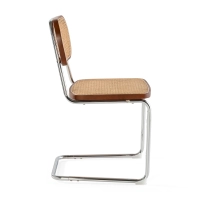 Silla Lucio de ratán natural con base cantilever
