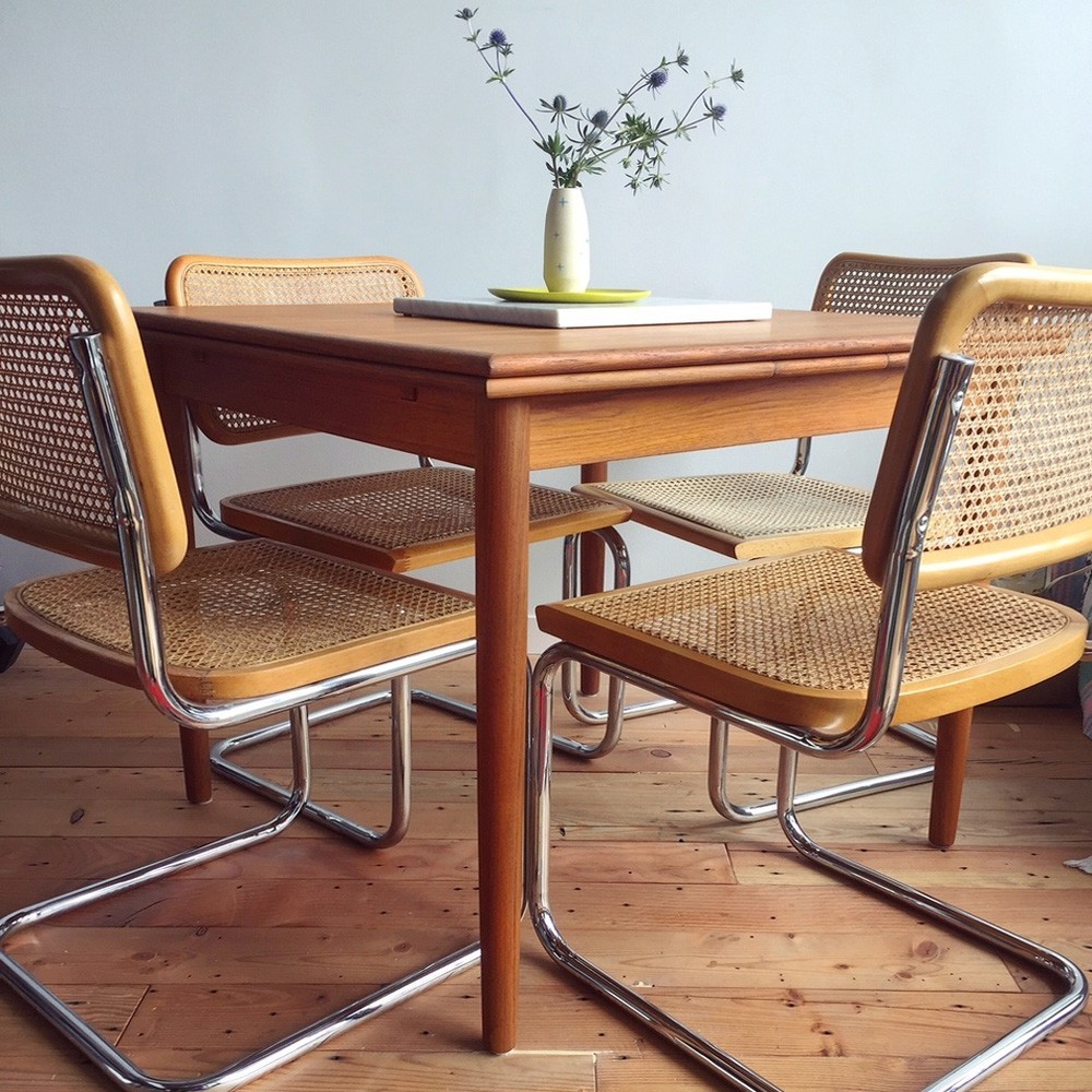 Réplica da cadeira Cesca do designer Marcel Breuer