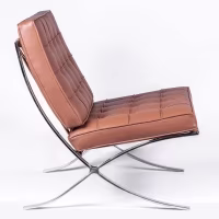 Inspiración silla Barcelona en piel cognac.