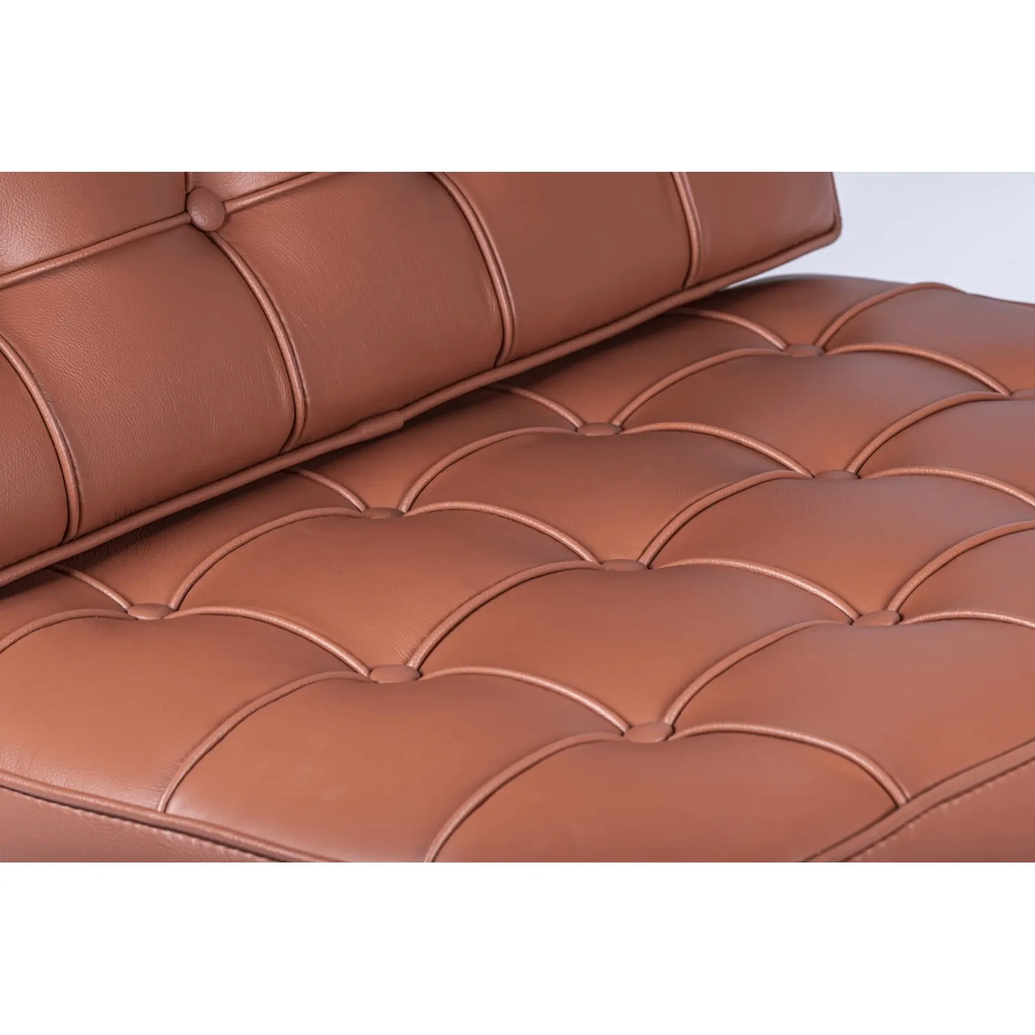 Inspiración silla Barcelona en piel cognac.