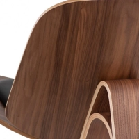 Réplique de chaise Shell Ch07 en bois de noyer