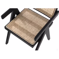 Réplica da cadeira Chandigarh com braços do designer Pierre Jeanneret 
