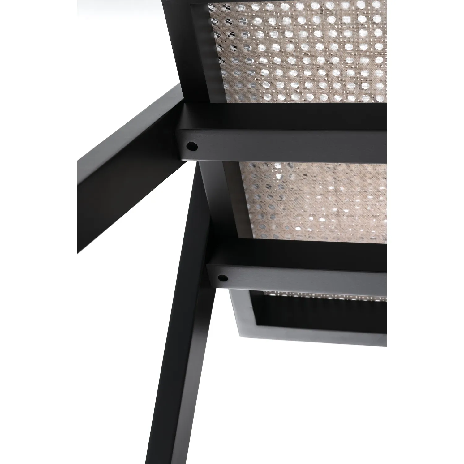 Réplica da cadeira Chandigarh com braços do designer Pierre Jeanneret 