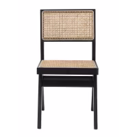 Réplica da cadeira Chandigarh pelo designer Pierre Jeanneret 