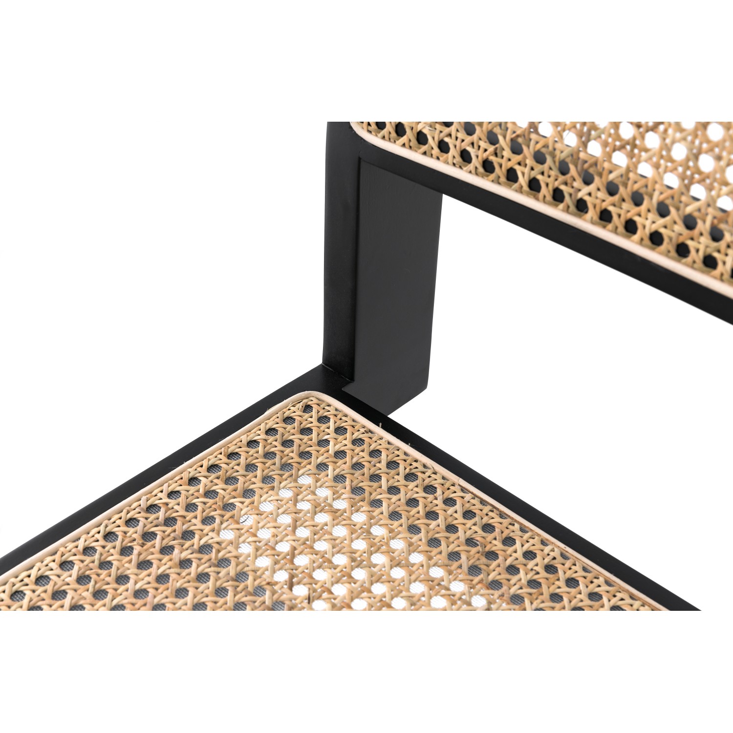Nachbildung des Chandigarh-Stuhls des Designers Pierre Jeanneret 