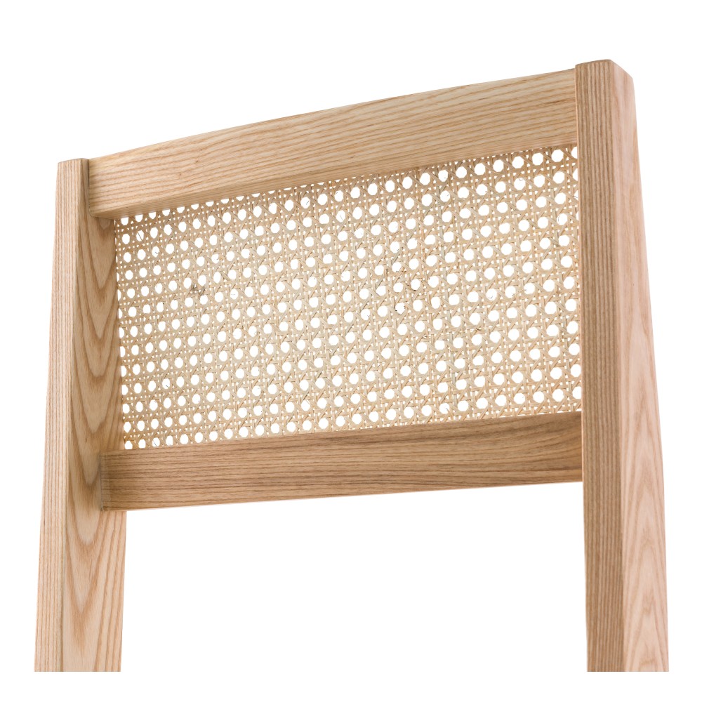 Réplica da cadeira Chandigarh pelo designer Pierre Jeanneret 