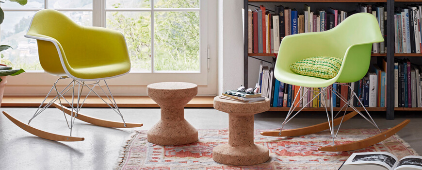 Cadeiras de plástico ao ar livre